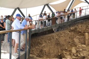gobeklitepenin gunluk ziyaretci sayisi ortalama 5 bini buldu rgIZImhS.jpg